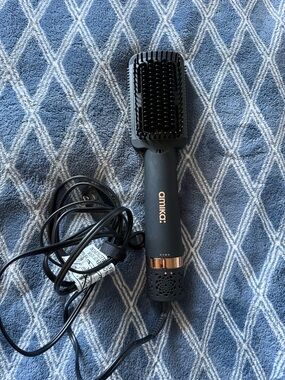 amika Black & Rose Gold Heated Straightening Brush